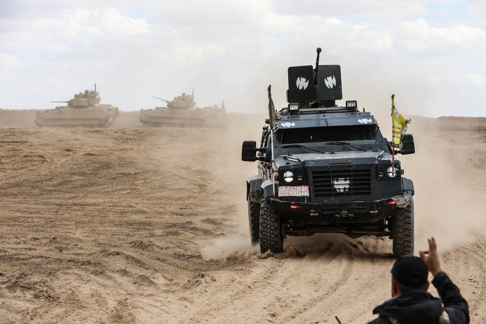 U.S. soldiers conduct live fire exercise alongside the Syrian Defense Forces