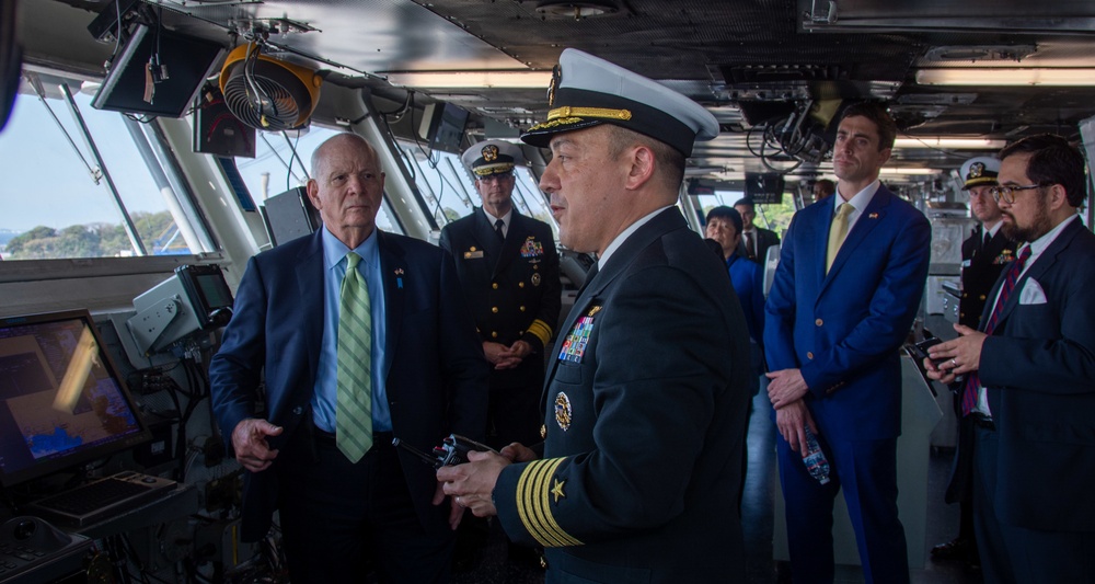 USS Ronald Reagan (CVN 76) Hosts Senators