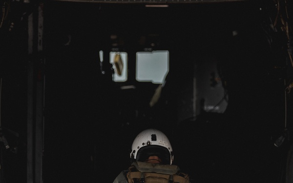 VMM 268 Ospreys soar over Darwin