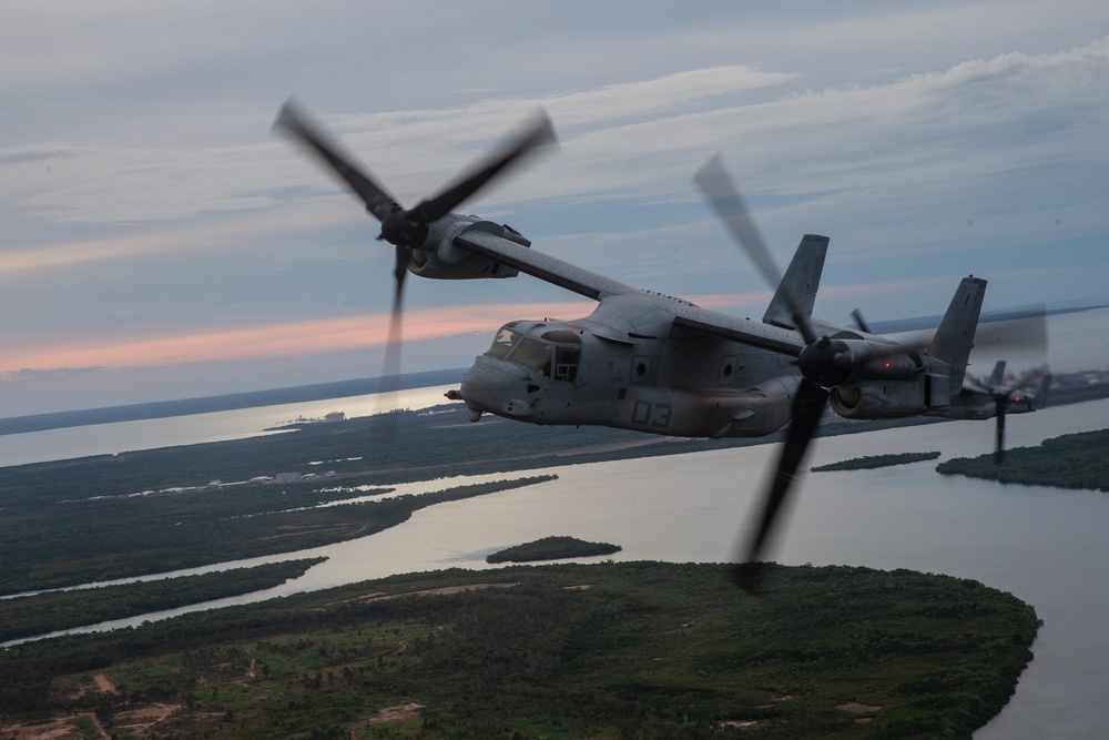 MRF-D 22: VMM 268 conducts Osprey formation flight