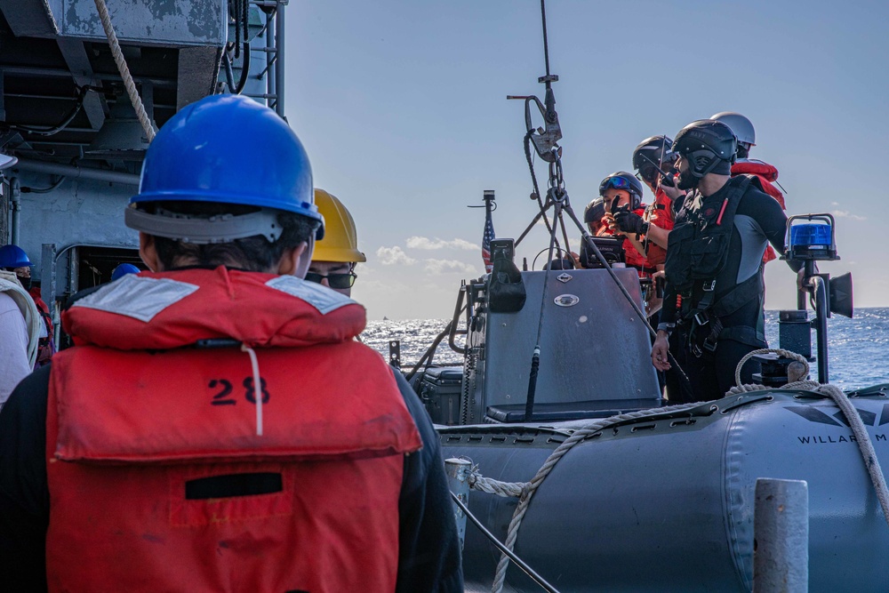 USS San Jacinto conducts small-boat operations