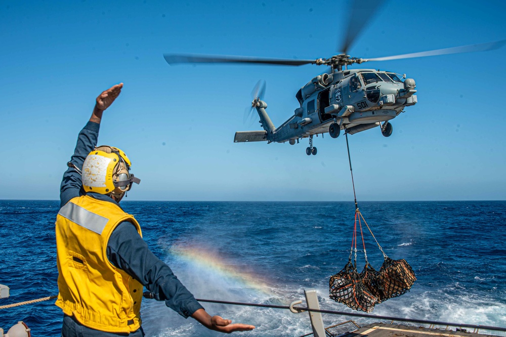 USS Jason Dunham (DDG 109) Conduct a Vertical Replenishment