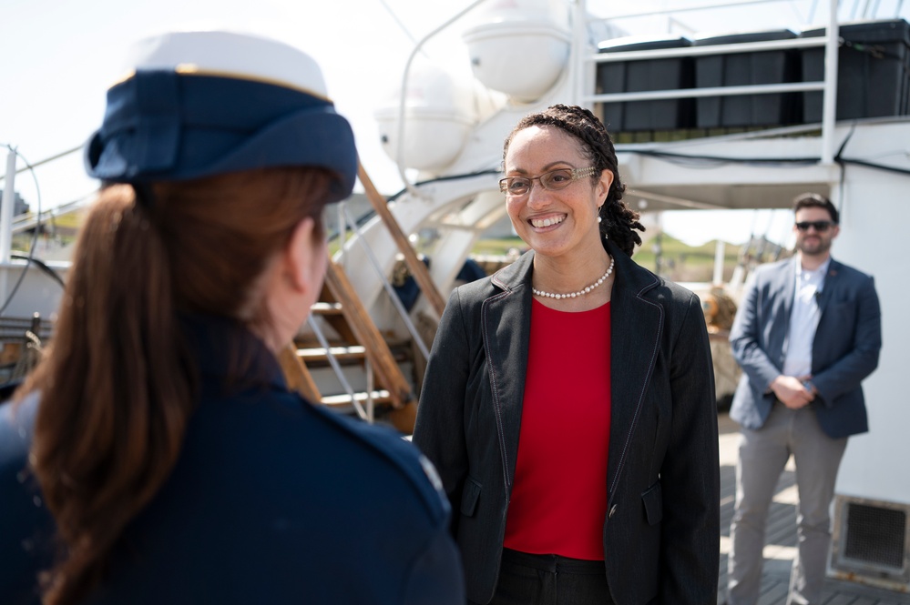 Principal Deputy Director of National Intelligence visits U.S. Coast Guard