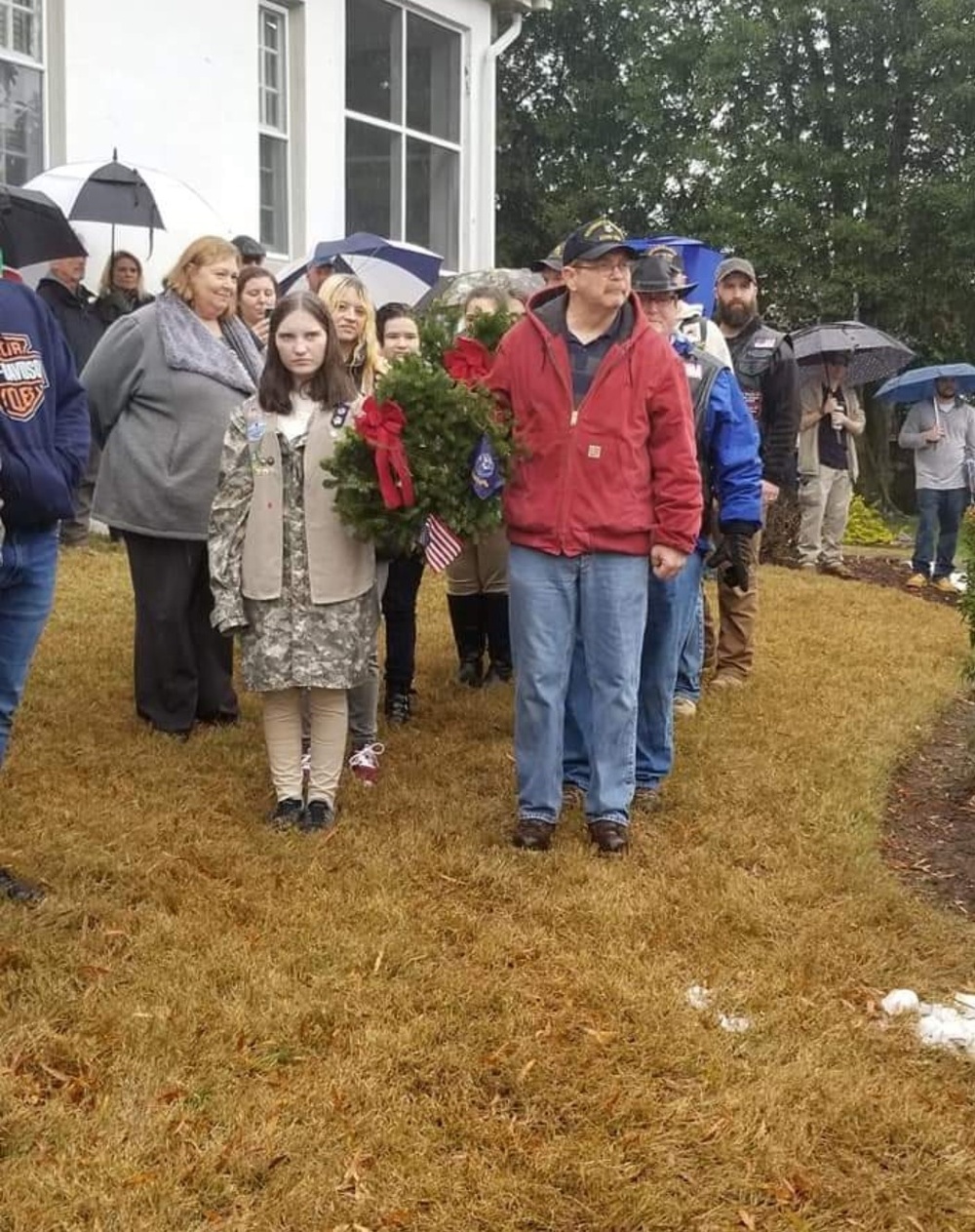 Military child volunteers in community
