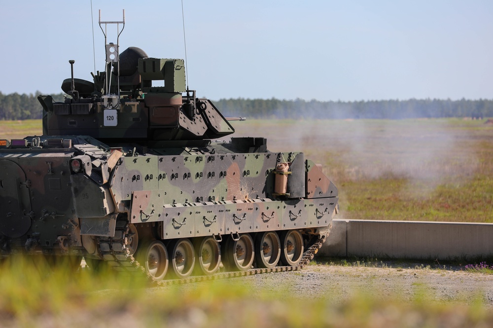 Hound Bradley crew trains on modernized Bradley Fighting Vehicles
