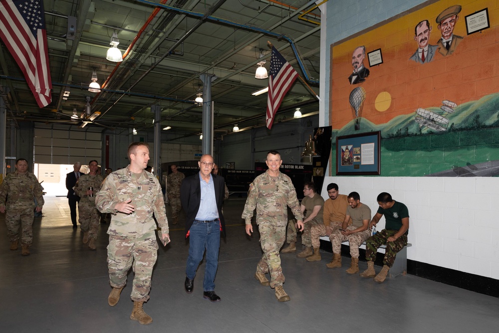 TRADOC Commander visits 128th Aviation Brigade Soldiers at Fort Eustis!