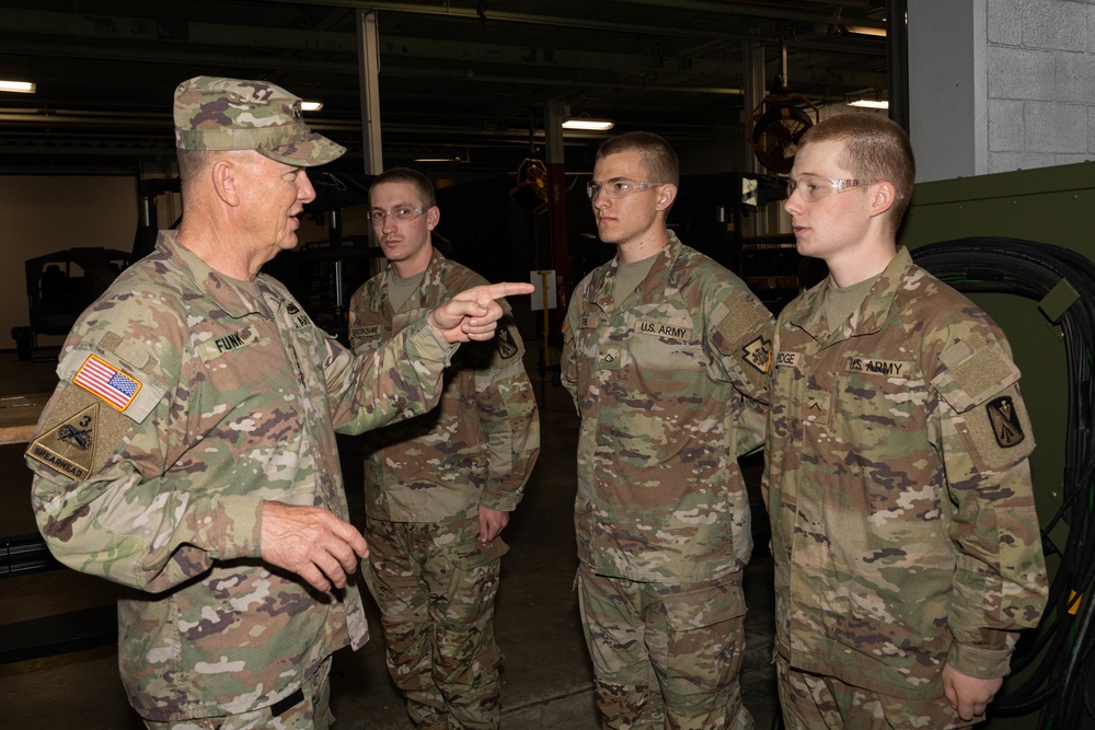 TRADOC Commander visits 128th Aviation Brigade Soldiers at Fort Eustis!