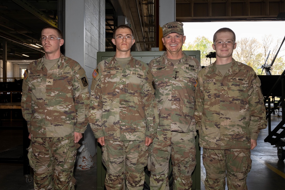 TRADOC Commander visits 128th Aviation Brigade Soldiers at Fort Eustis!