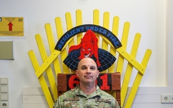 688th Cyberspace Wing leadership visits the 691st Cyberspace Operations Squadron