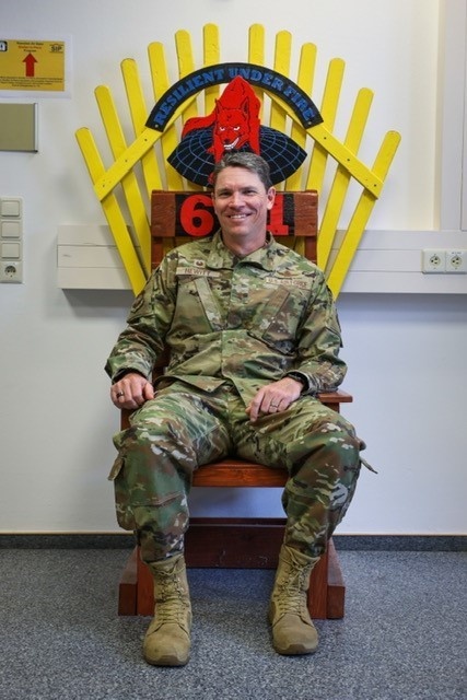 688th Cyberspace Wing leadership visits the 691st Cyberspace Operations Squadron 688th Cyberspace Wing leadership visits the 691st Cyberspace Operations Squadron