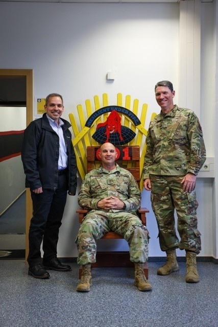 688th Cyberspace Wing leadership visits the 691st Cyberspace Operations Squadron 688th Cyberspace Wing leadership visits the 691st Cyberspace Operations Squadron