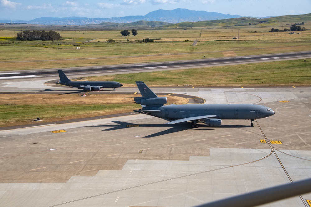McConnell AFB tankers make a stop at Travis AFB