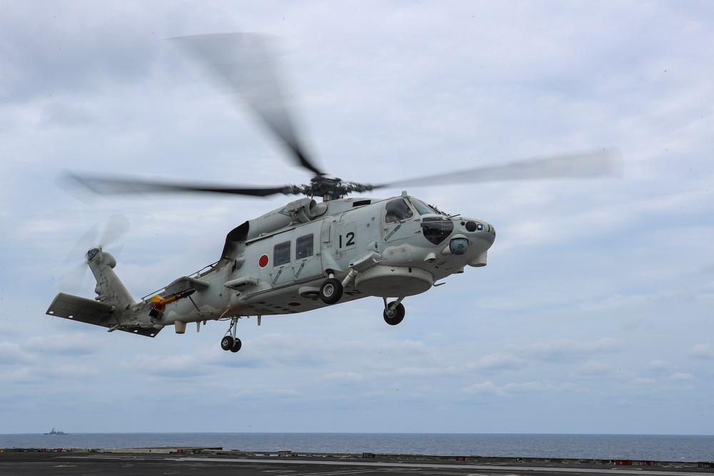 Abraham Lincoln greets JMSDF