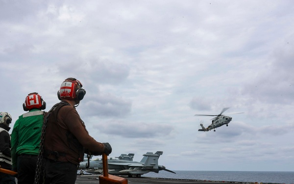 Abraham Lincoln greets JMSDF