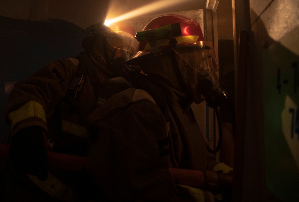 Frank Cable Conducts Damage Control Drills at Sea