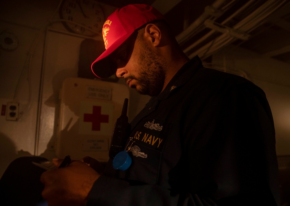 Frank Cable Conducts Damage Control Drills at Sea