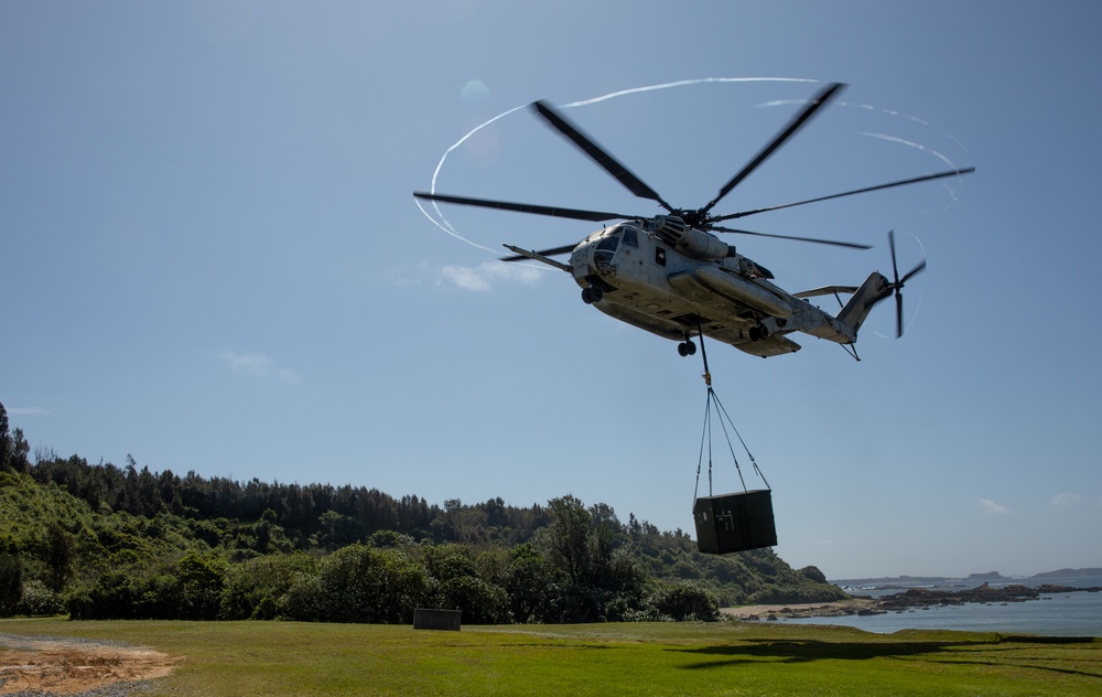 3rd Landing Support Battalion conducts ship-to-shore movements