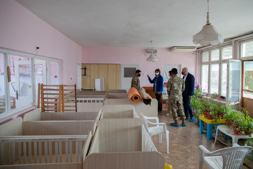 U.S. and Bulgarian Soldiers visit Bulgarian Children's Center