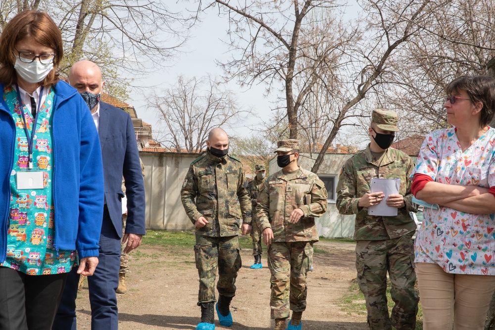 U.S. and Bulgarian Soldiers visit Bulgarian Children's Center