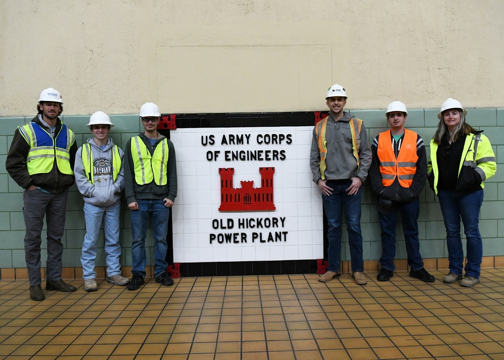Lipscomb University students tour Old Hickory Lock &amp; Dam