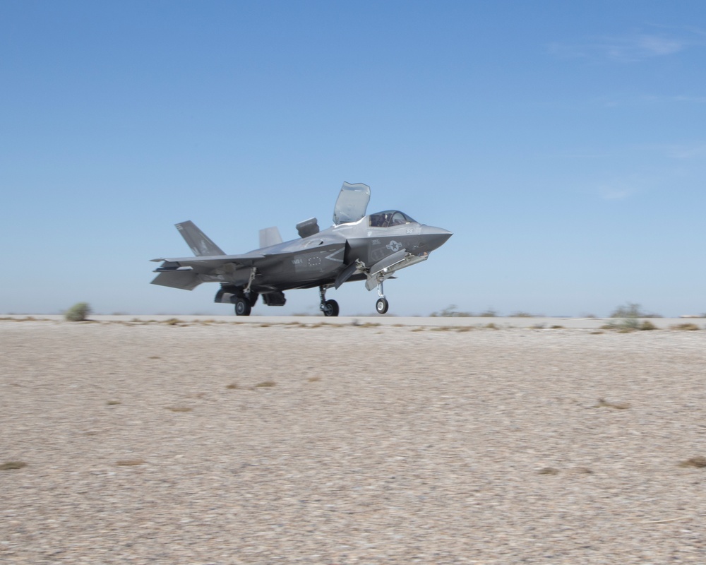 VMX-1 EABO F-35 risk reduction effort