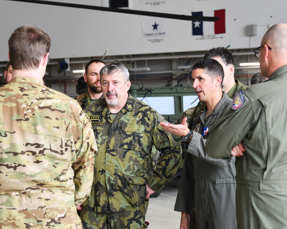 Czech Defense Ministry leaders visit ANG Wing