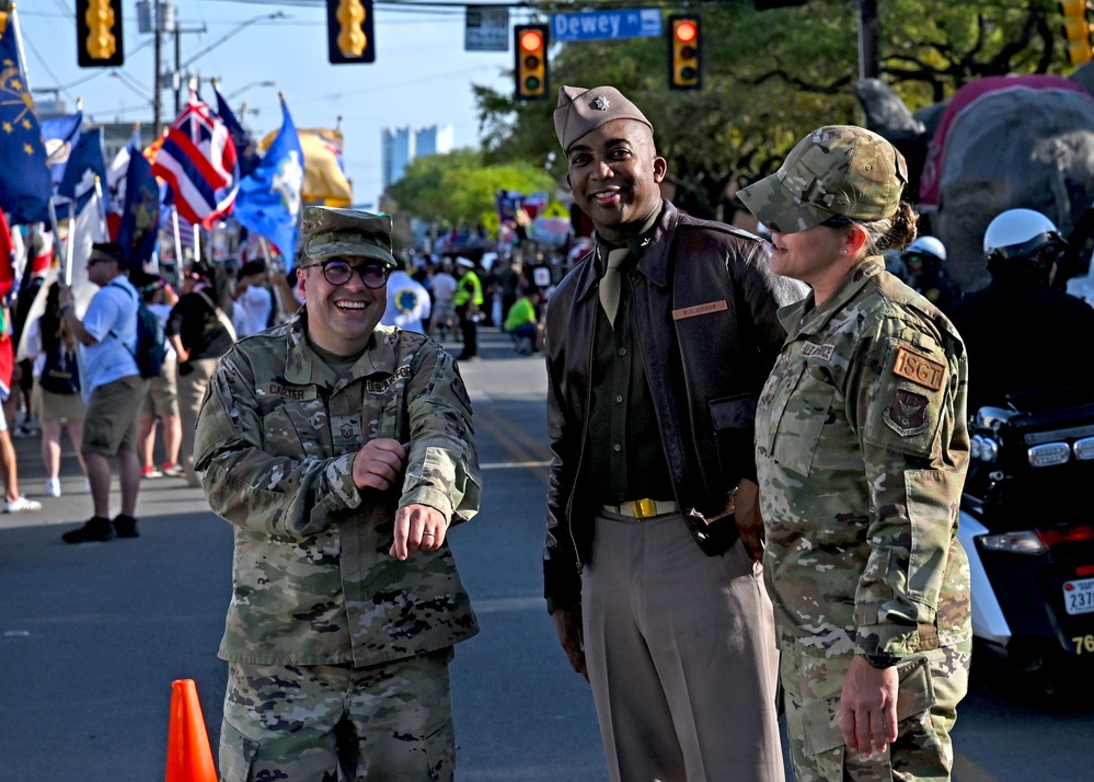 South Texas Reserve units participate in 2022 Flambeau Parade