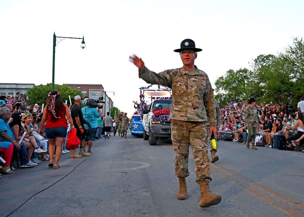 South Texas Reserve units participate in 2022 Flambeau Parade