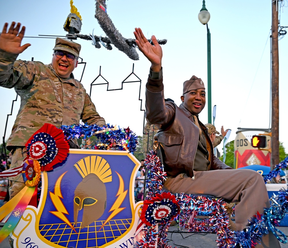 South Texas Reserve units participate in 2022 Flambeau Parade