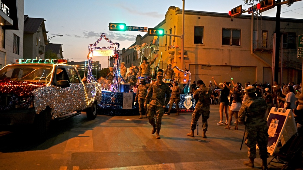 South Texas Reserve units participate in 2022 Flambeau Parade