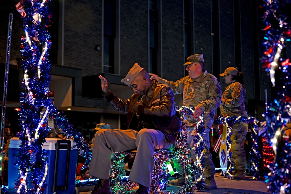 South Texas Reserve units participate in 2022 Flambeau Parade