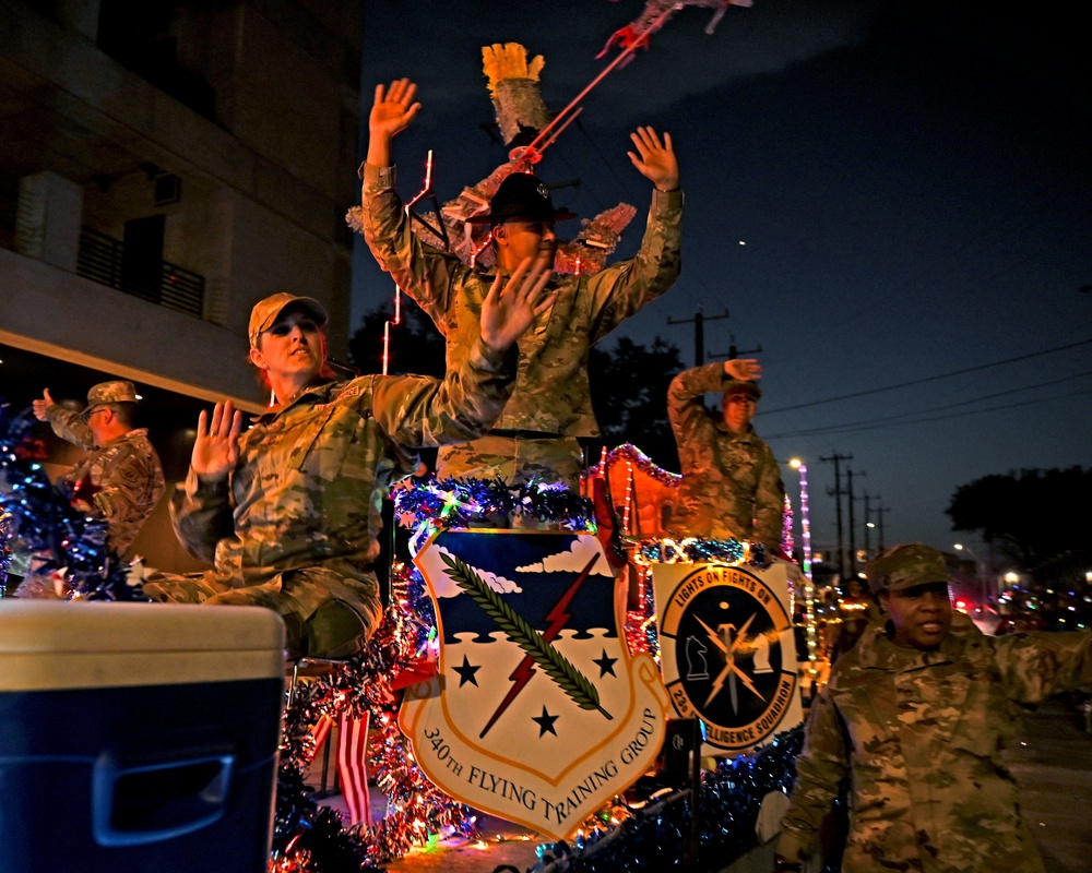 South Texas Reserve units participate in 2022 Flambeau Parade