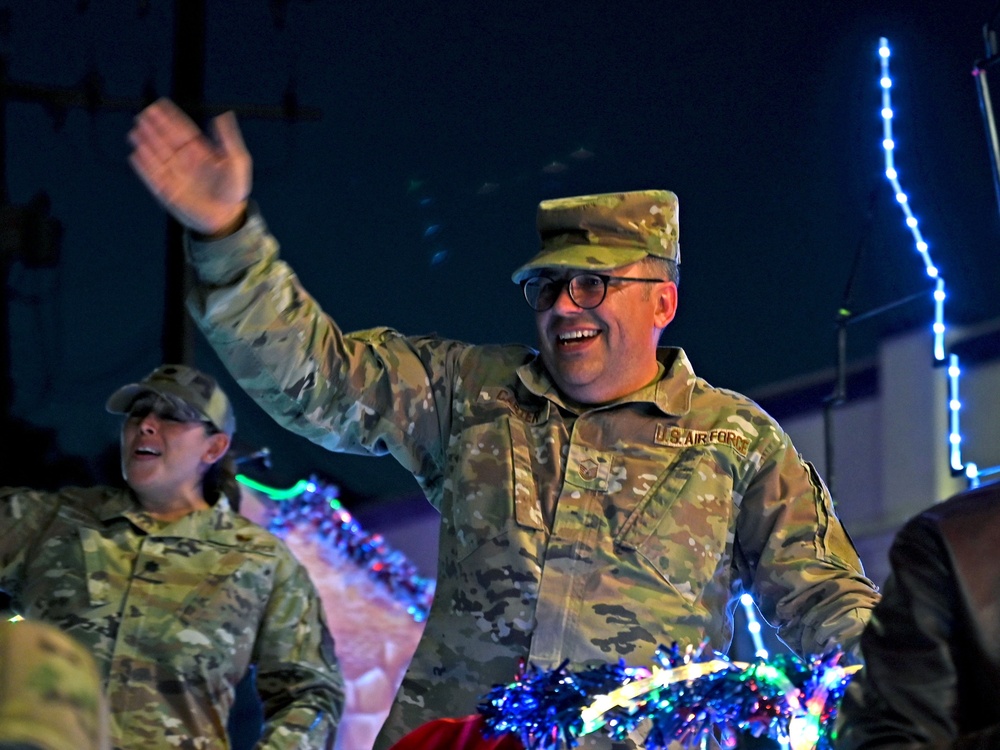 South Texas Reserve units participate in 2022 Flambeau Parade