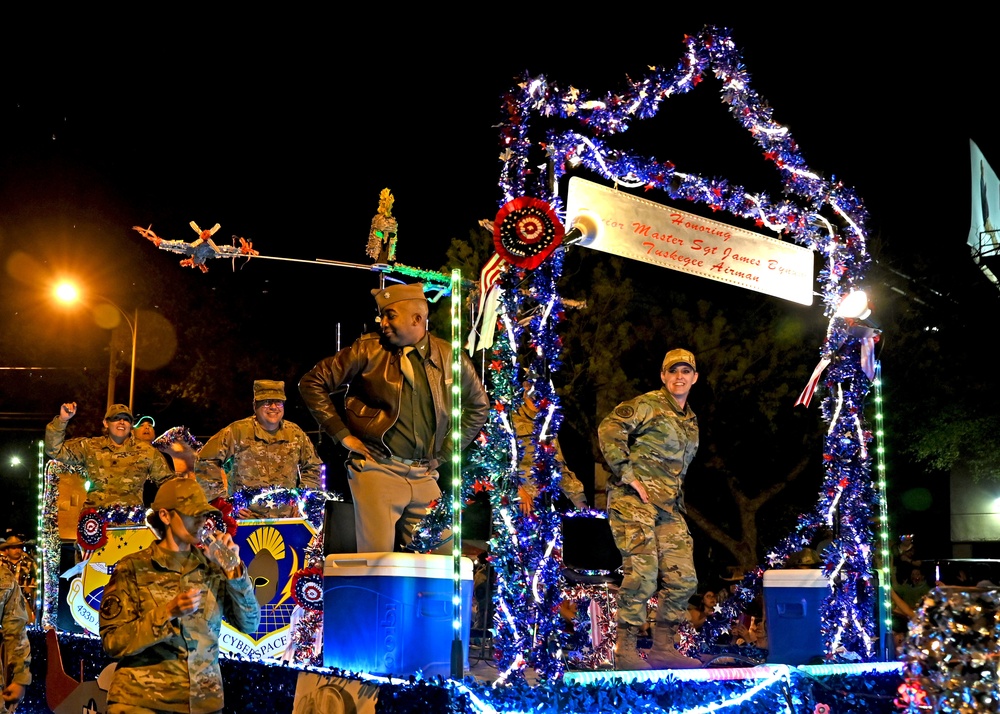 South Texas Reserve units participate in 2022 Flambeau Parade