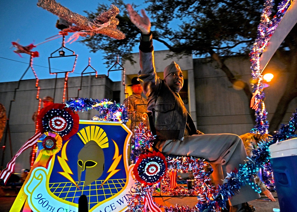 South Texas Reserve units participate in 2022 Flambeau Parade