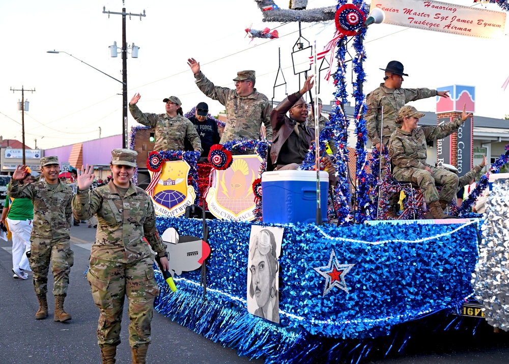 South Texas Reserve units participate in 2022 Flambeau Parade