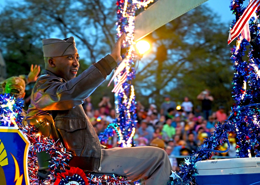 South Texas Reserve units participate in 2022 Flambeau Parade