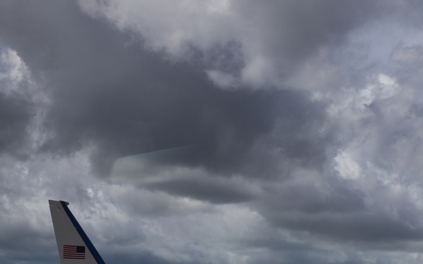 U.S. Senators Visit MRF-D 22 Marines and Sailors