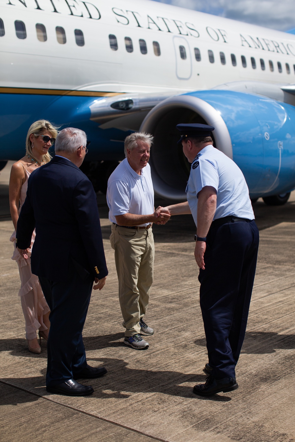 U.S. Senators Visit MRF-D 22 Marines and Sailors