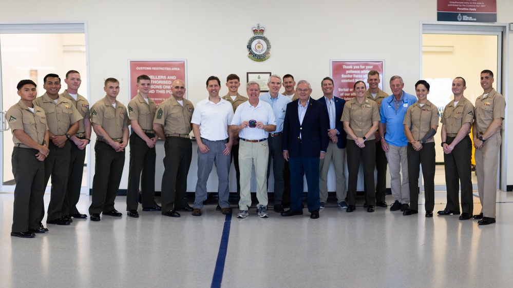 U.S. Senators Visit MRF-D 22 Marines and Sailors