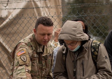 Field Trip: robotics students check out EOD robot capabilities