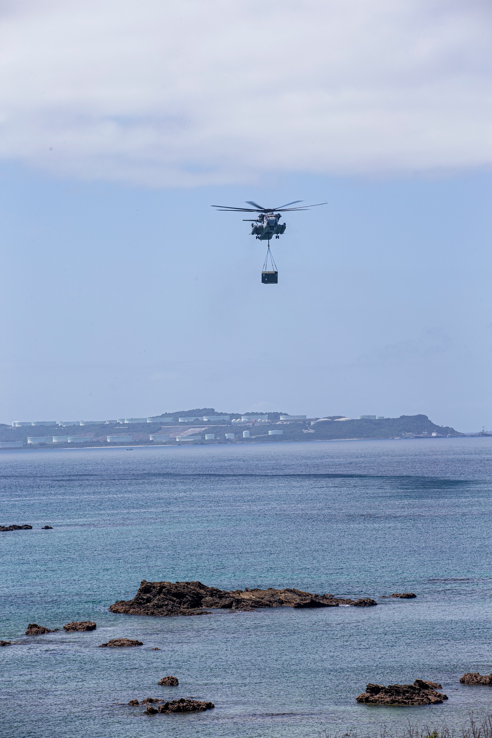 3rd Landing Support Battalion offloads gear in support of Balikatan 22