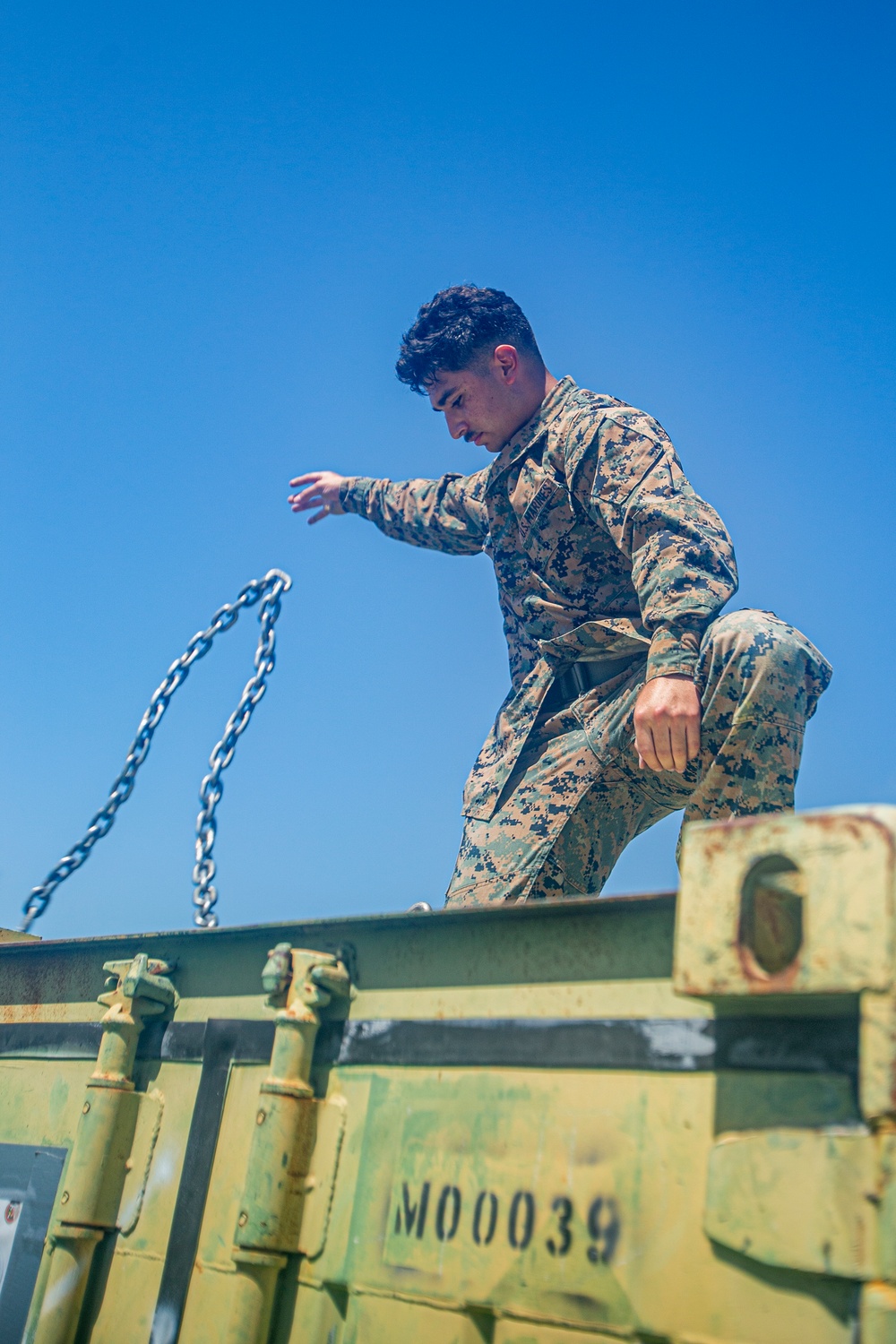 3rd Landing Support Battalion offloads gear in support of Balikatan 22