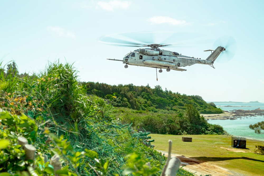 3rd Landing Support Battalion offloads gear in support of Balikatan 22