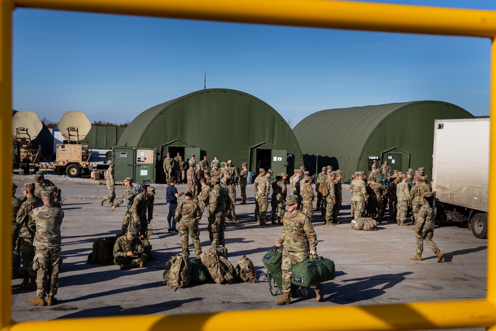 Additional 3-29 FA Soldiers arrive in Torun