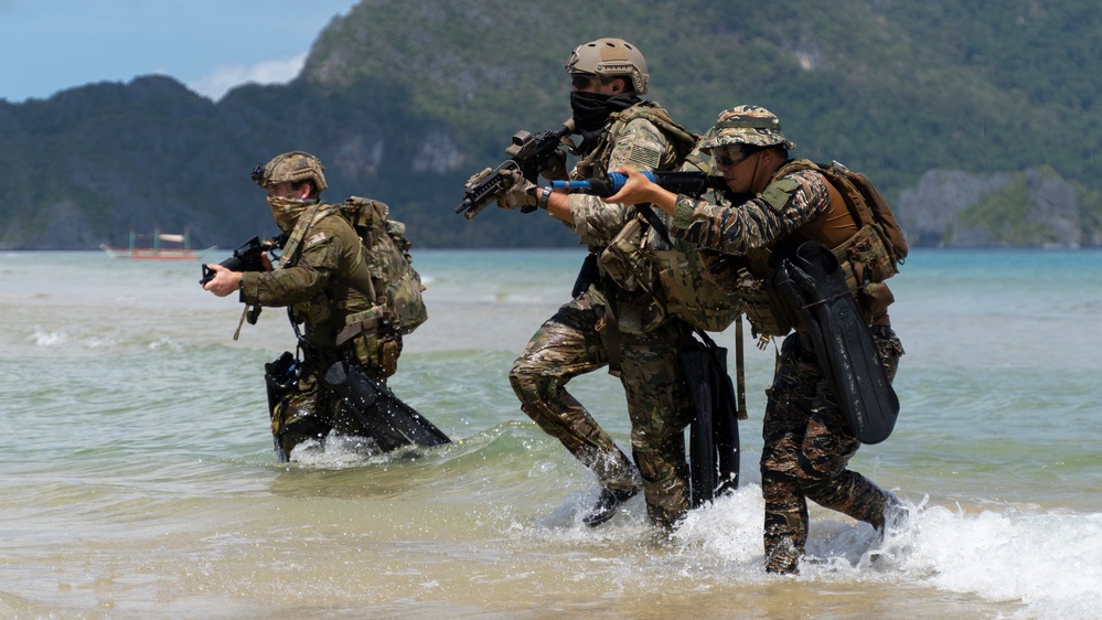 DVIDS - Images - Balikatan 22 Special Operations Amphibious Raid [Image ...