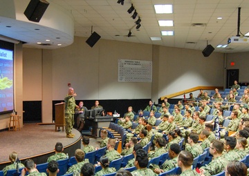 USFFC Deputy, CTF-80, Shares Lessons of Leadership with Future Naval Officers