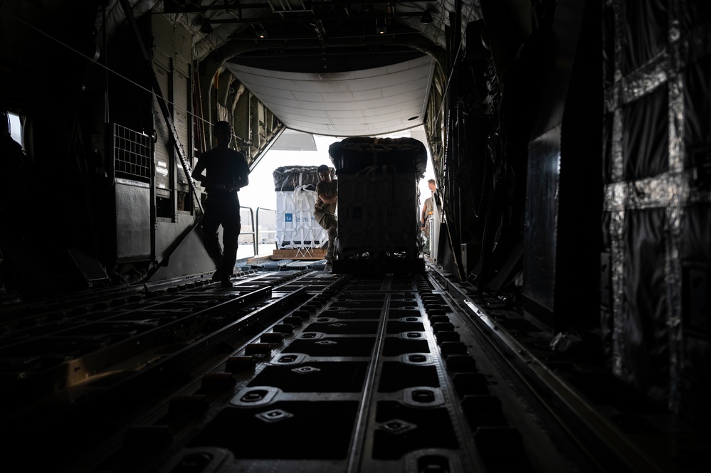 9th ESOS conducts airdrop above CENTCOM