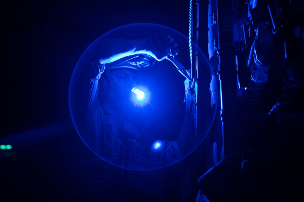 9th ESOS conducts airdrop above CENTCOM