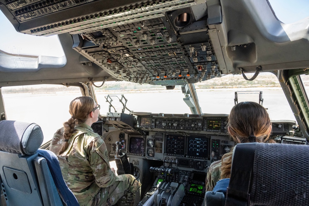 97th AMW Hosts a Pet the Jet Event